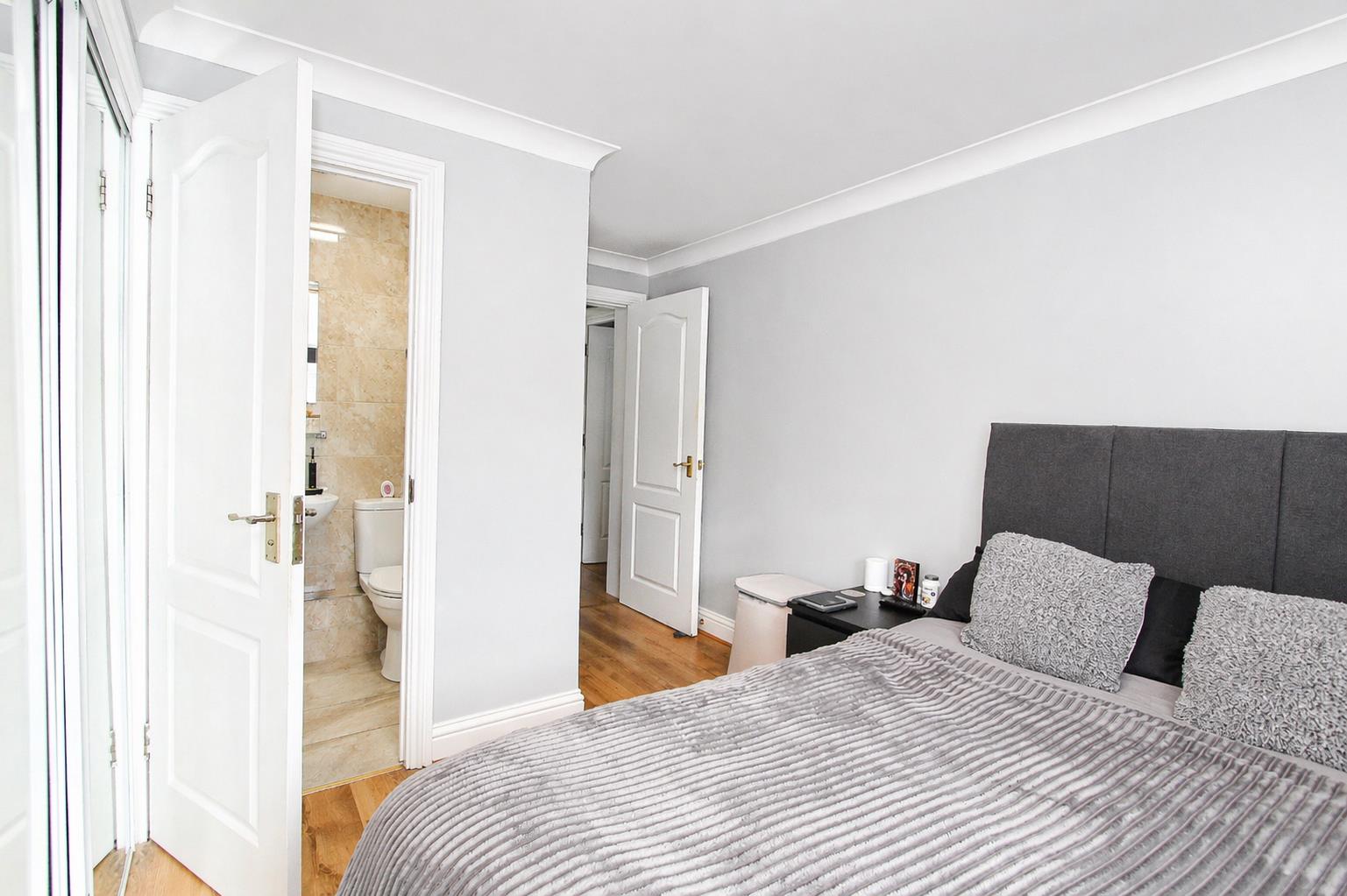 6 Kempton Lodge, 21 Church Paddock Court, Wallington